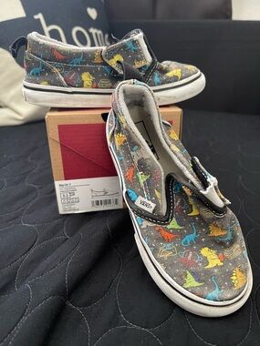 Vans Kids Slip-On Sneakers with Colorful Dinosaur Print - Gray Multi